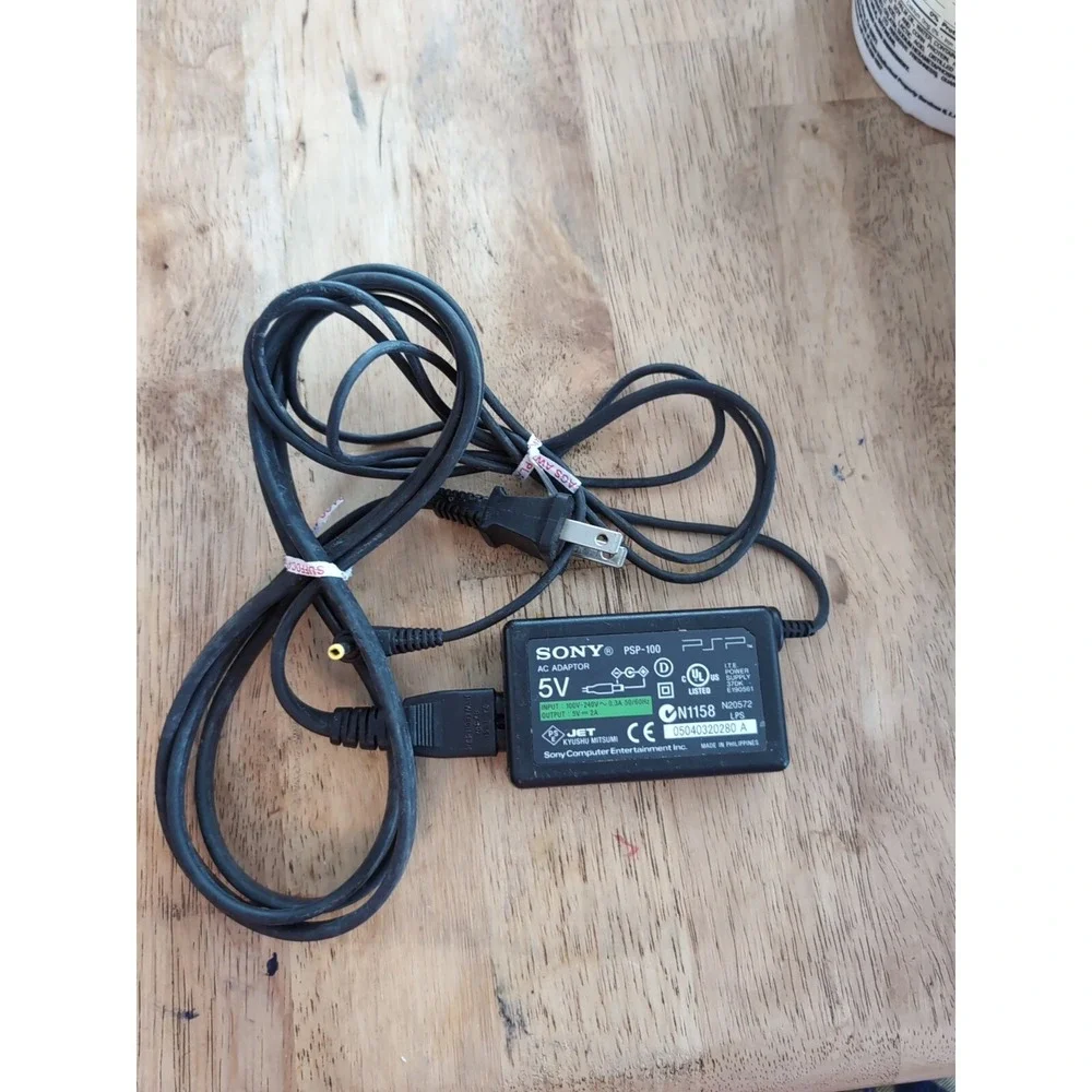 SONY  AC Adapter  PSP-100  5V‎  2A